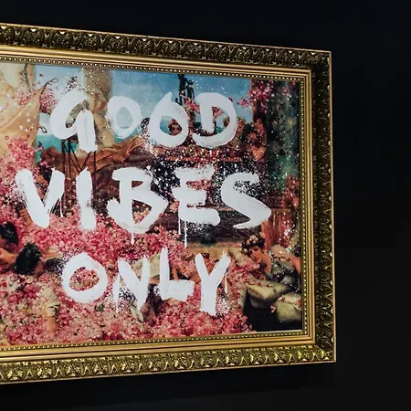 Lam Black - Ac - Balcony