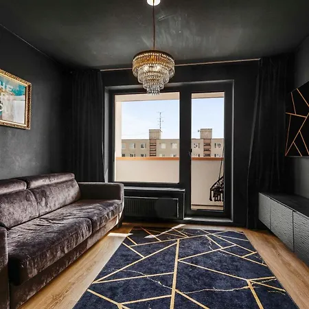 Lam Black - Ac - Balcony Apartmán