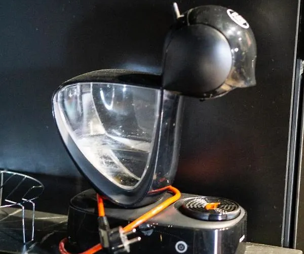 Lam Black - Ac - Balcony *