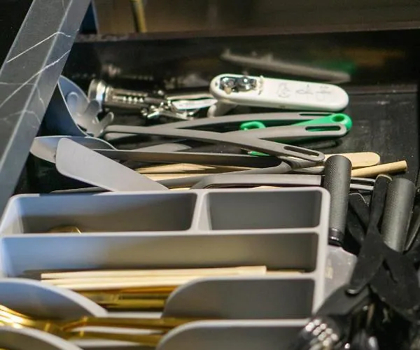 Lam Black - Ac - Balcony *