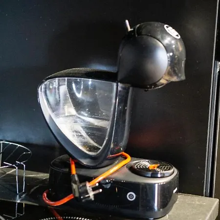 Lam Black - Ac - Balcony *