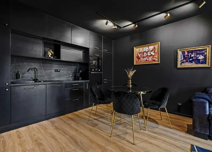 Lam Black - Ac - Balcony Apartament *