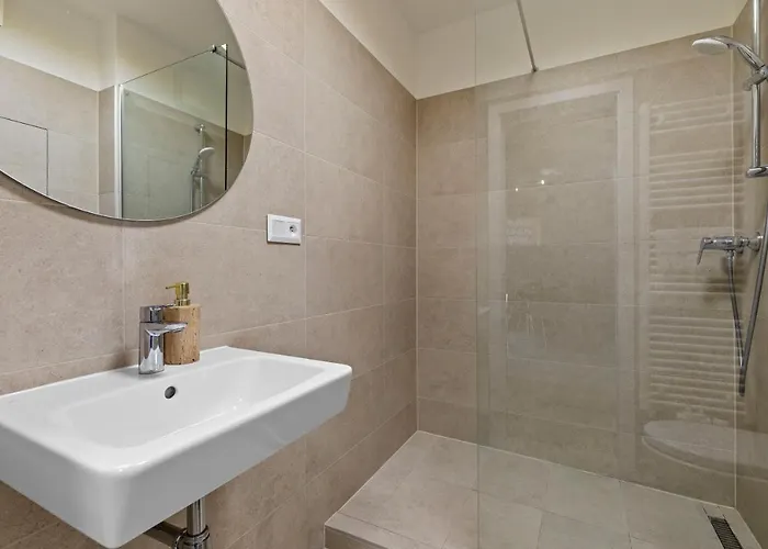 Lam Black - Ac - Balcony Appartement